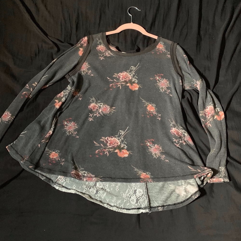 Floral sweater with lace detail